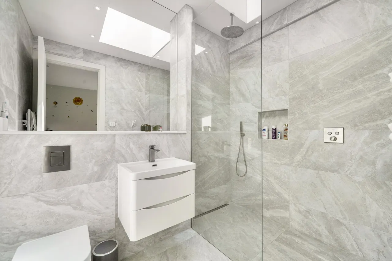 Warren Drive, Kingswood, photo 33
