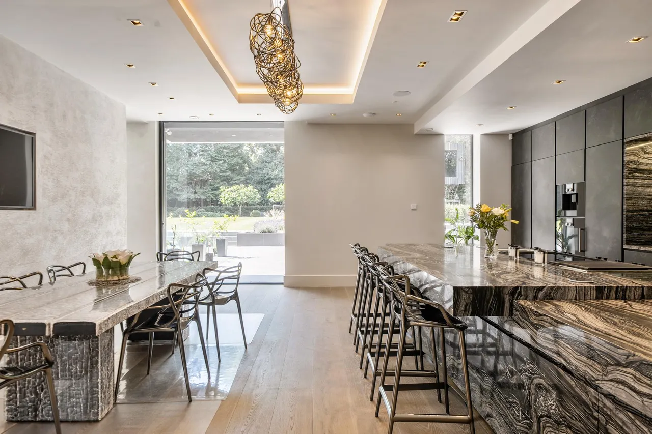 Warren Drive, Kingswood, photo 14