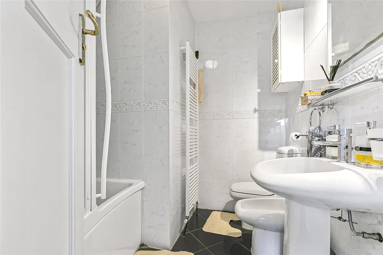 Camlet Way, Hadley Wood, Hertfordshire, EN4 0NL, photo 23