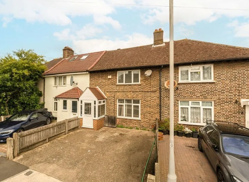 3 bed house for sale — Charter Road, Kingston Upon Thames, KT1