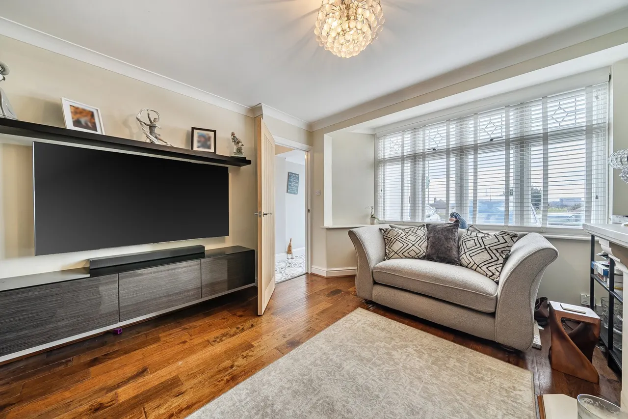 Wellan Close, DA15, photo 13