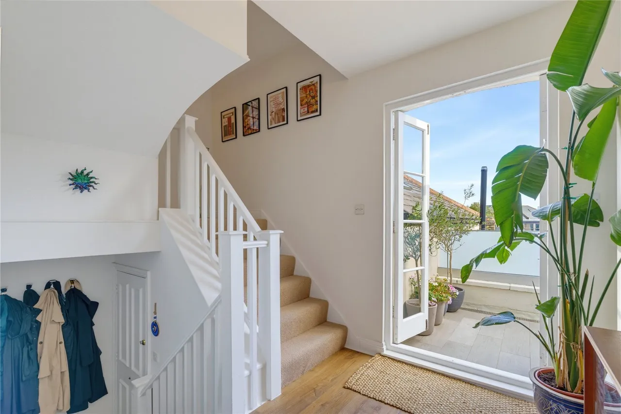 Sisters Avenue, London, SW11, photo 5