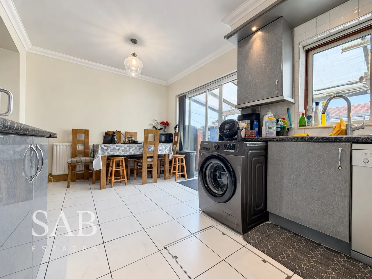 St. Stephens Close, Southall, UB1, photo 6
