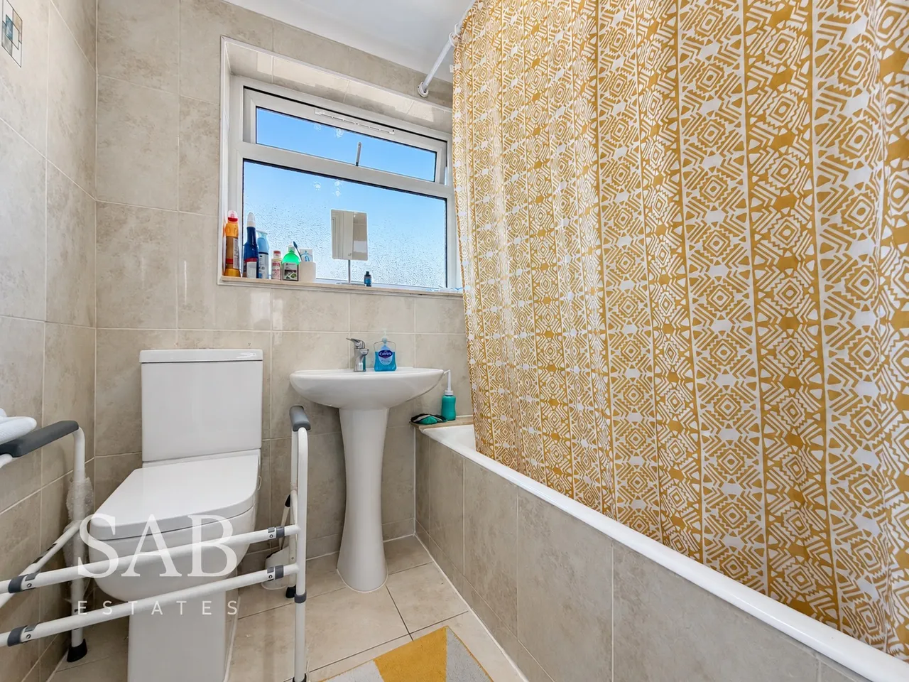 St. Stephens Close, Southall, UB1, photo 11
