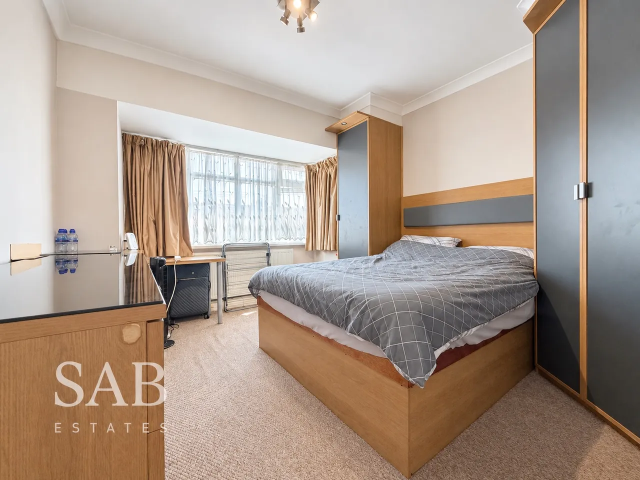 St. Stephens Close, Southall, UB1, photo 9