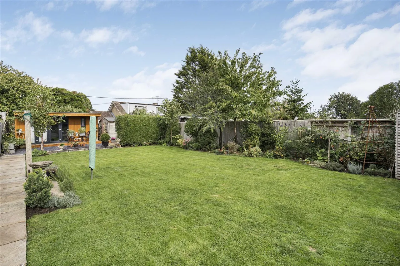 Bicester Road, Launton, photo 3