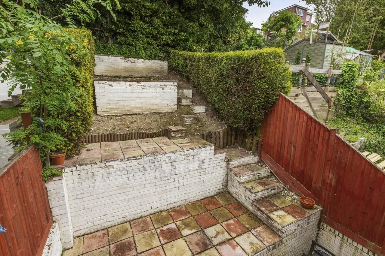 Wychwood Gardens, High Wycombe, HP12, photo 10