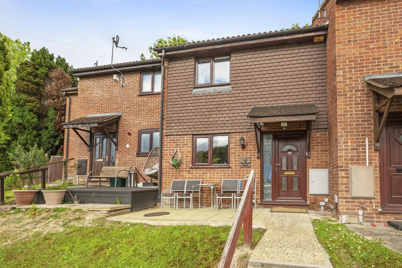 3 bed house for sale, Wychwood Gardens, High Wycombe, HP12