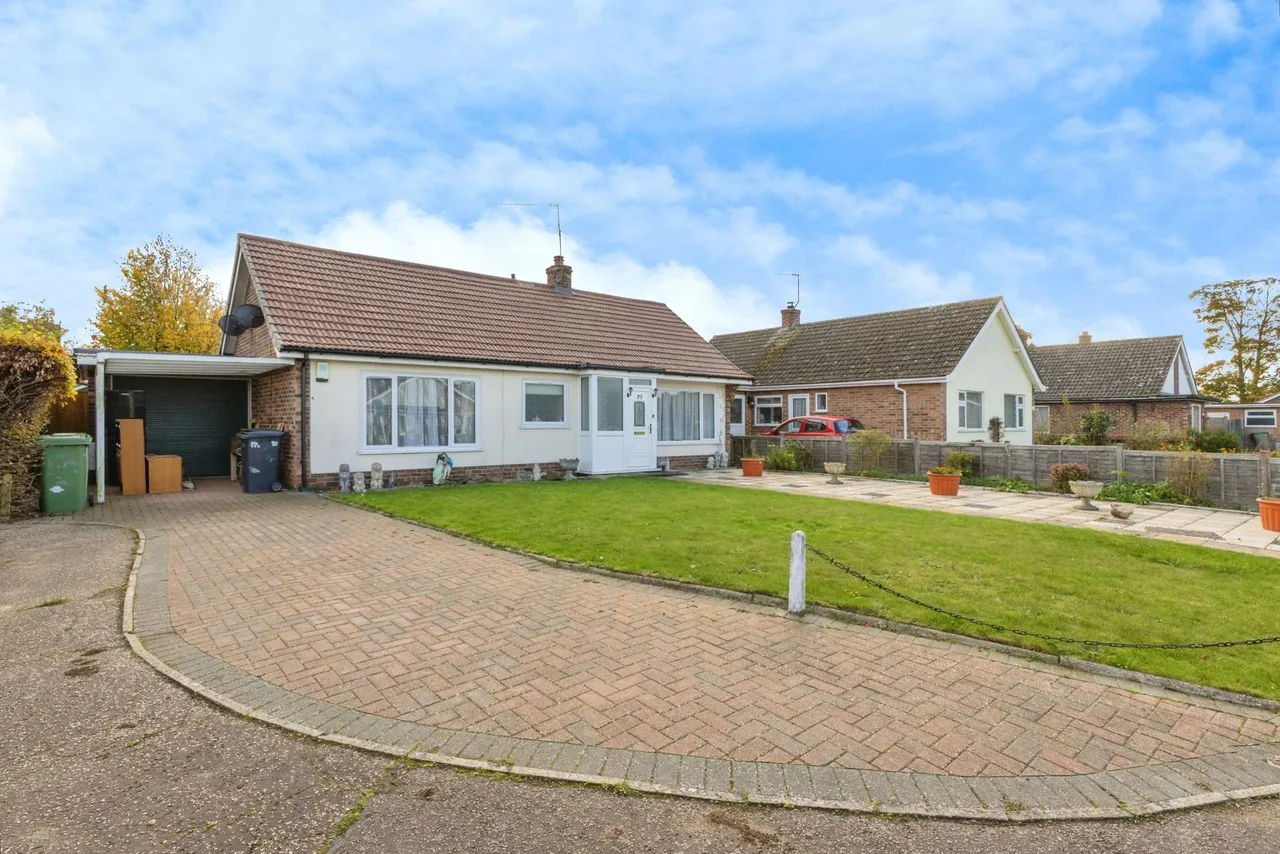 2 bed house for sale, Charles Avenue, Thetford, IP25