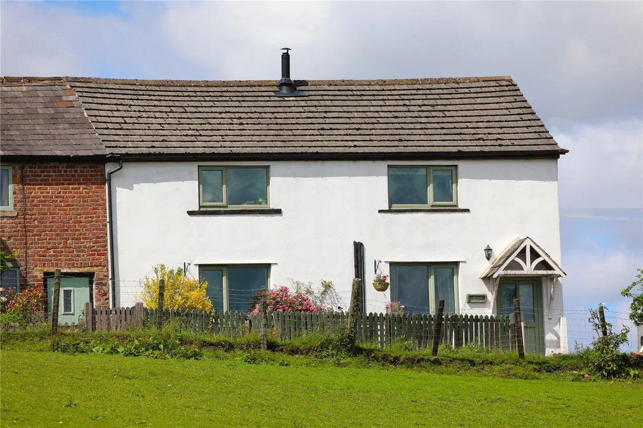 3 bed house for sale, Acres, Chadderton, OL1