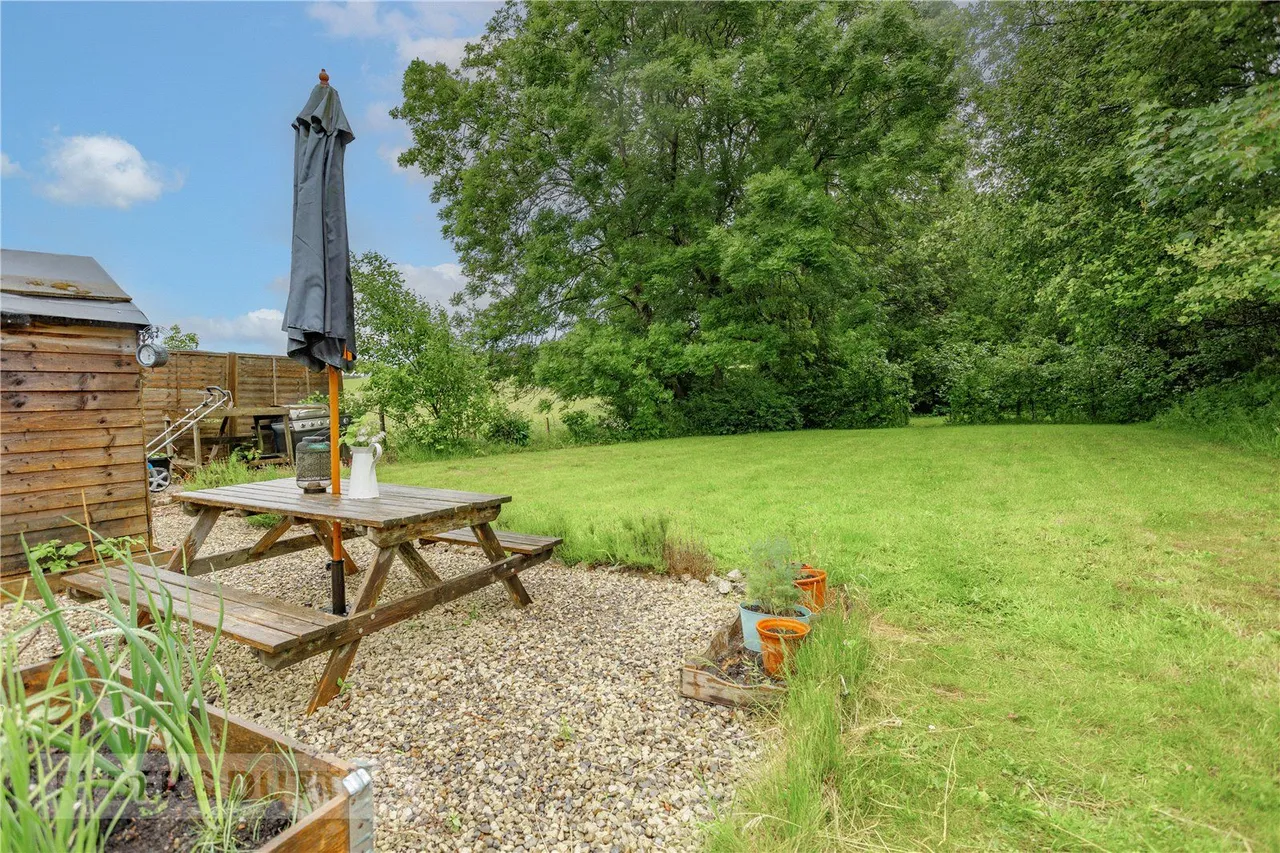 Acres, Chadderton, OL1, photo 23