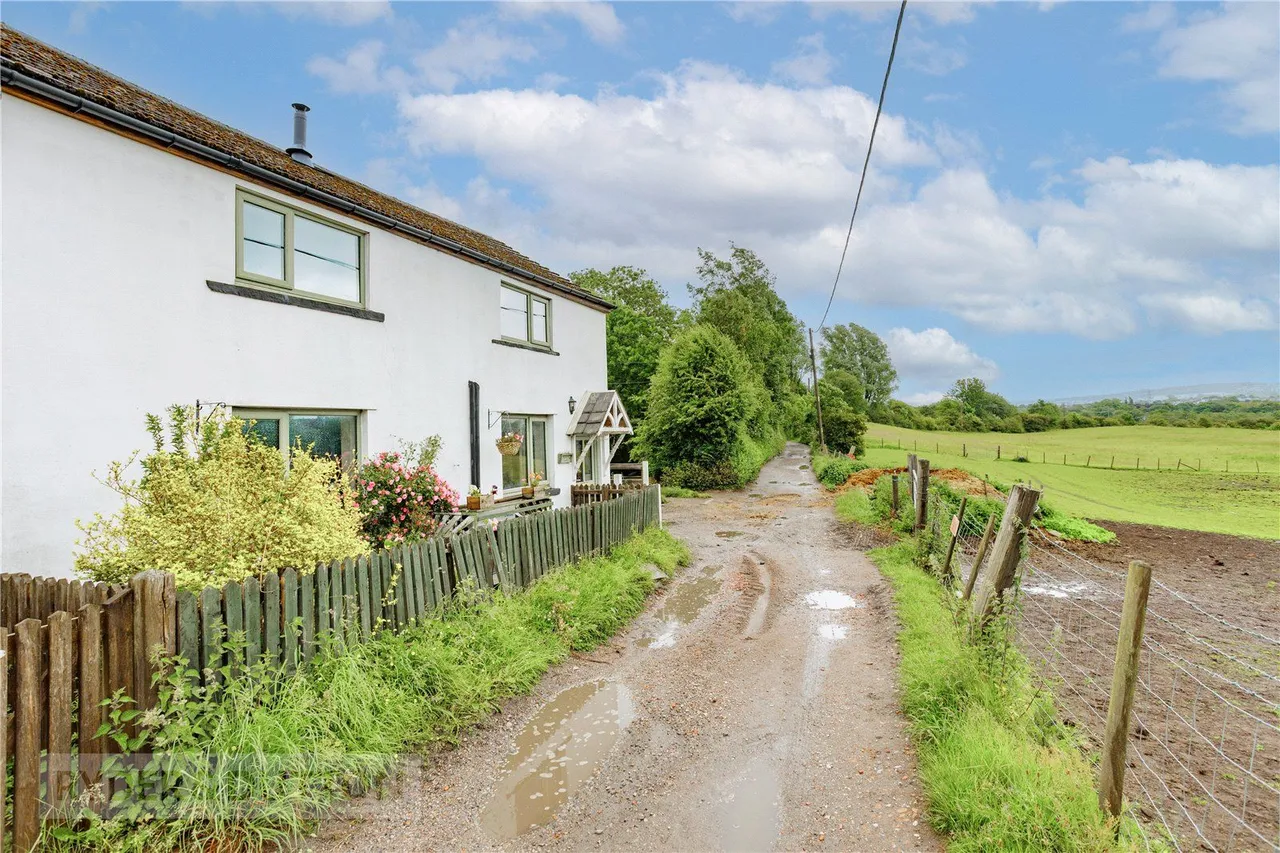 Acres, Chadderton, OL1, photo 27