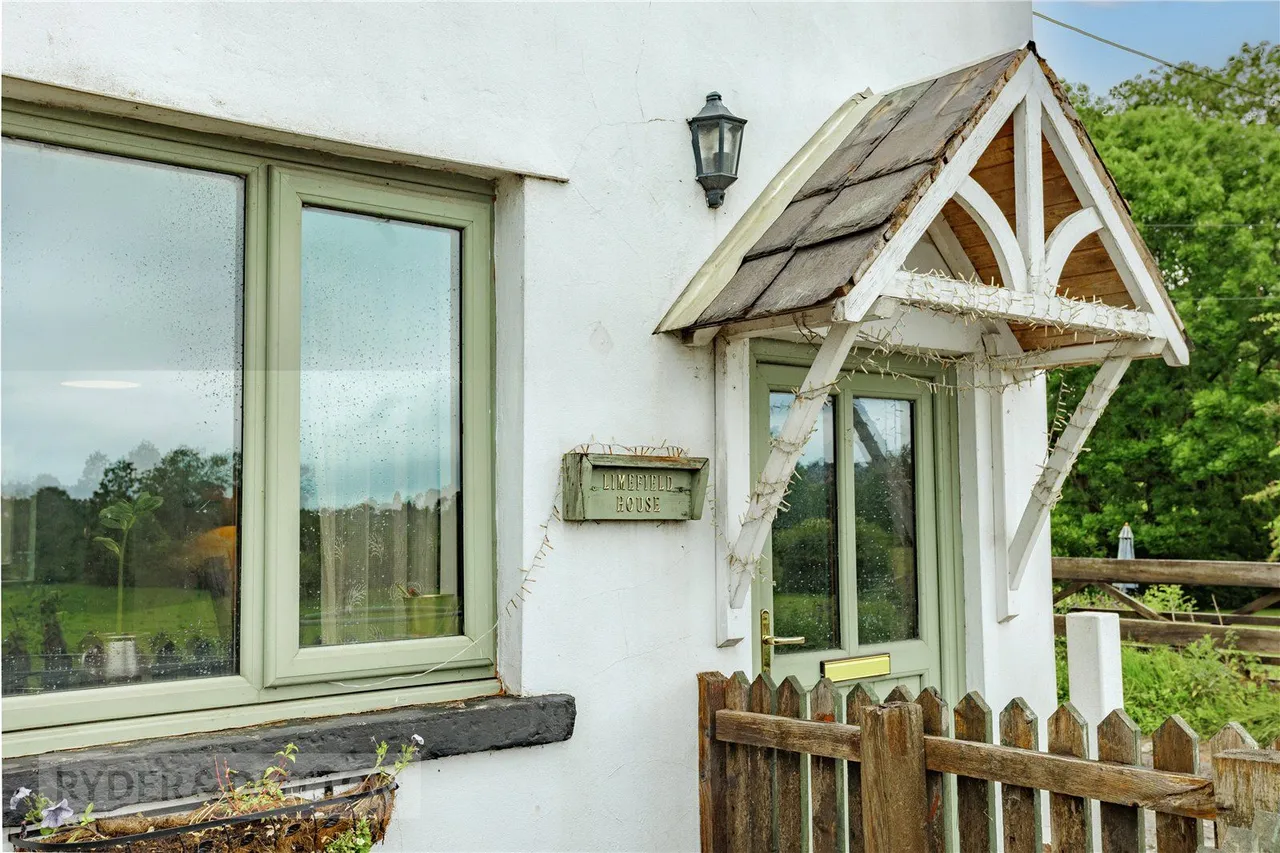 Acres, Chadderton, OL1, photo 28