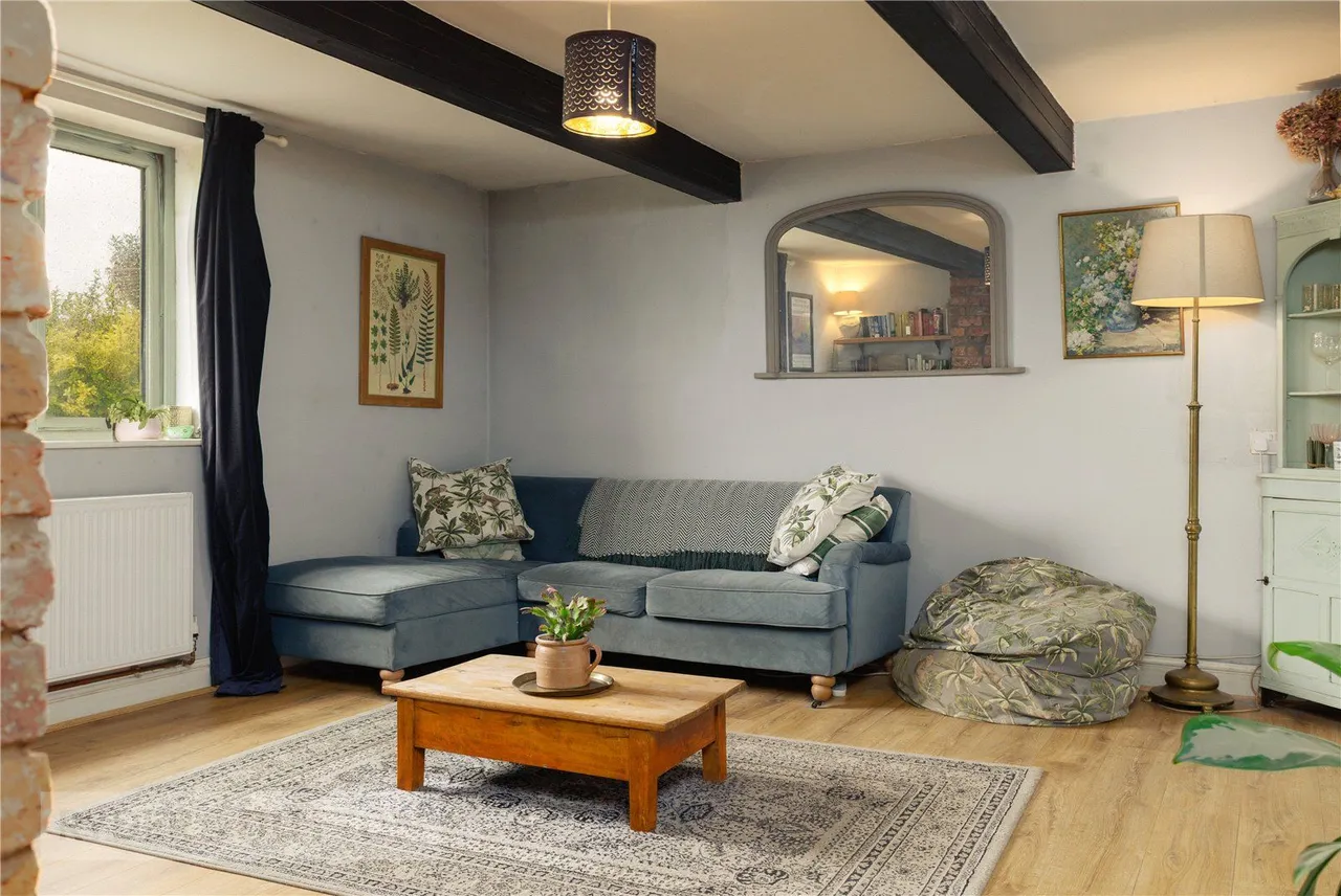 Acres, Chadderton, OL1, photo 6