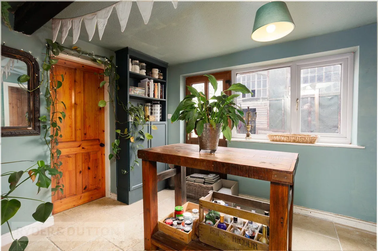 Acres, Chadderton, OL1, photo 11