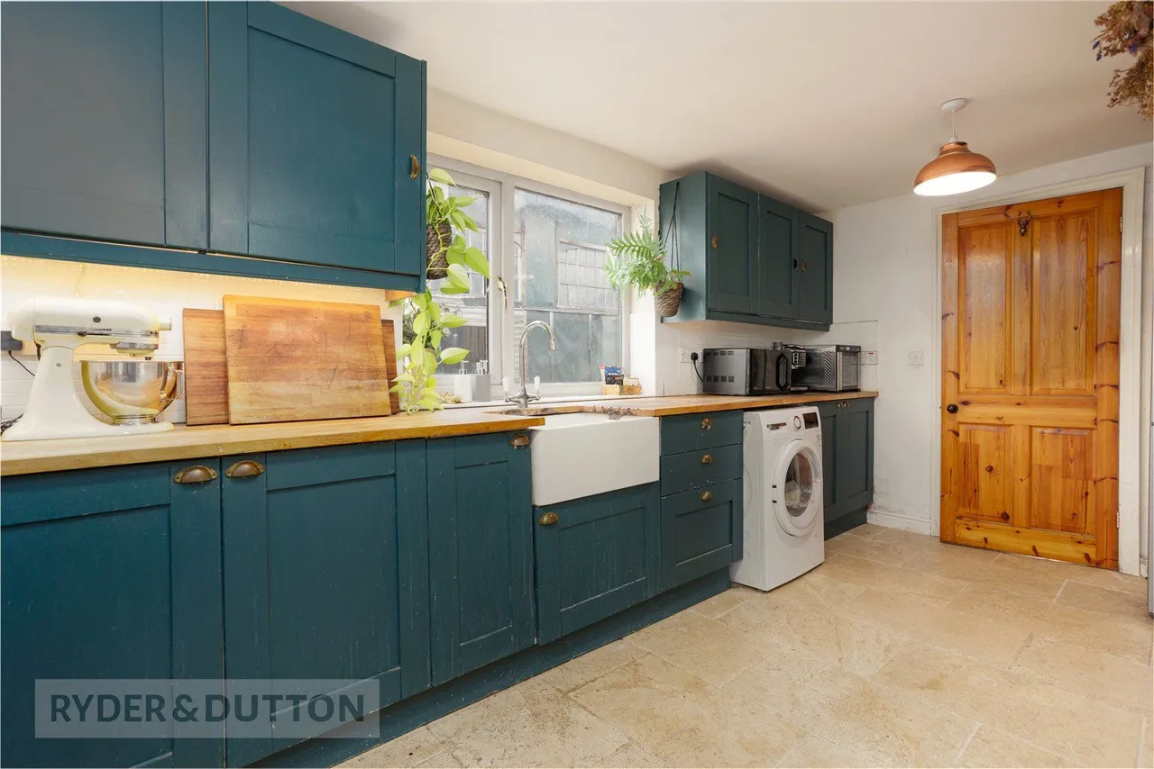 Acres, Chadderton, OL1, photo 10
