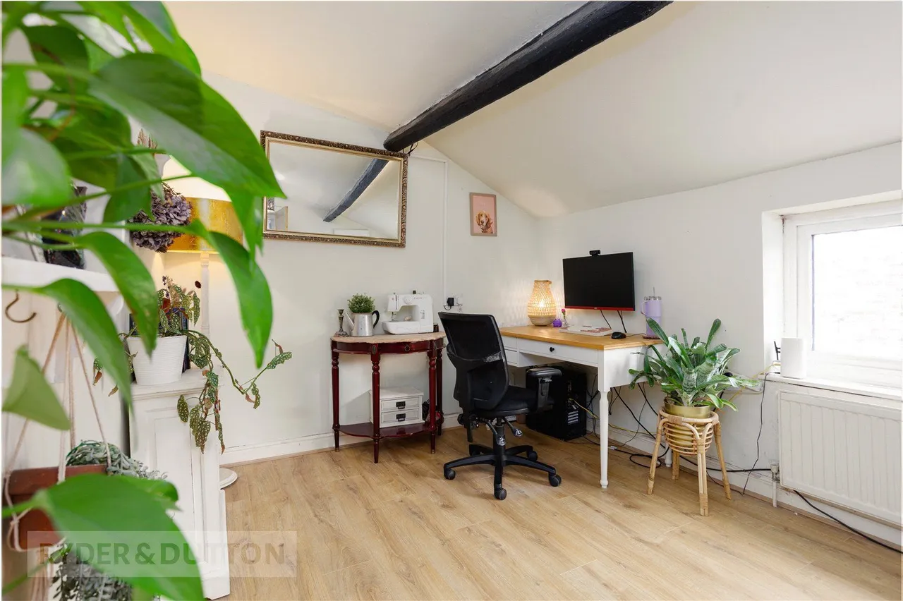 Acres, Chadderton, OL1, photo 18