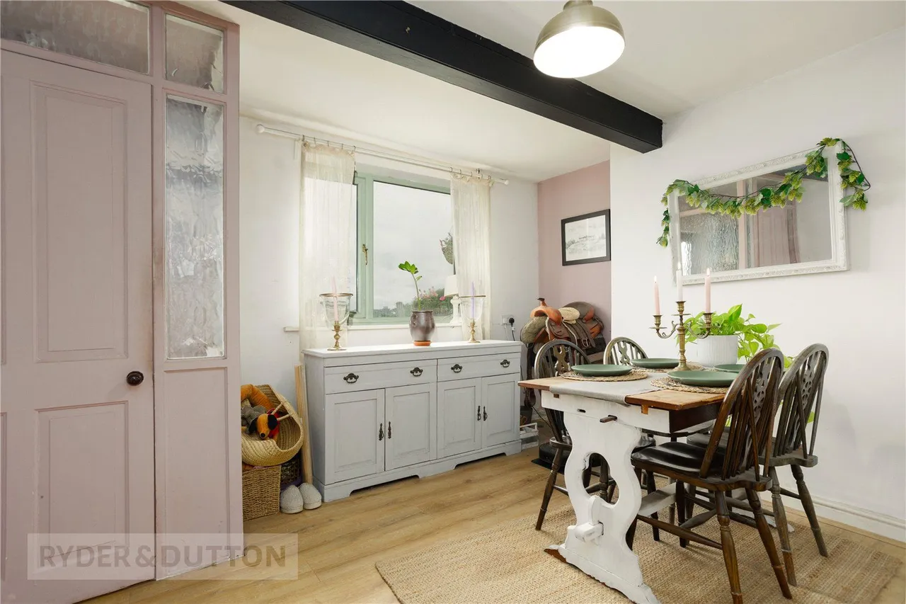 Acres, Chadderton, OL1, photo 5