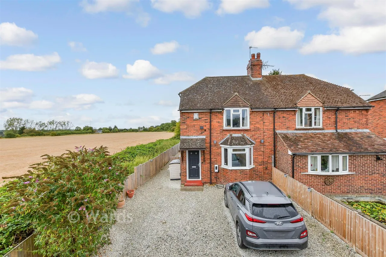 3 bed house for sale, Sweechgate, Broad Oak, CT2