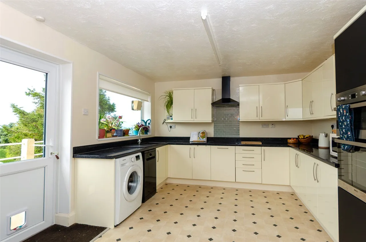 Craig Road, Old Colwyn, photo 8