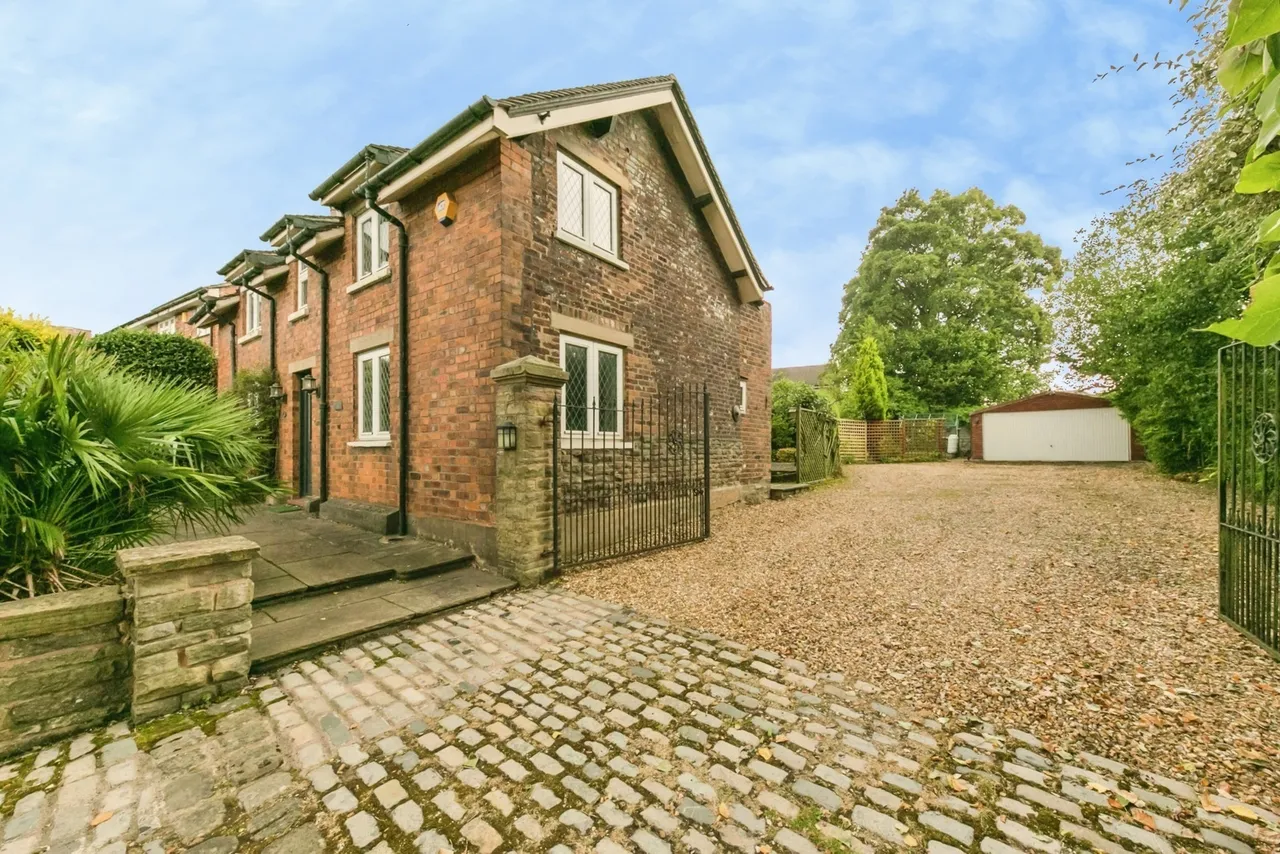 Chester Road, Macclesfield, Cheshire, SK11, photo 11