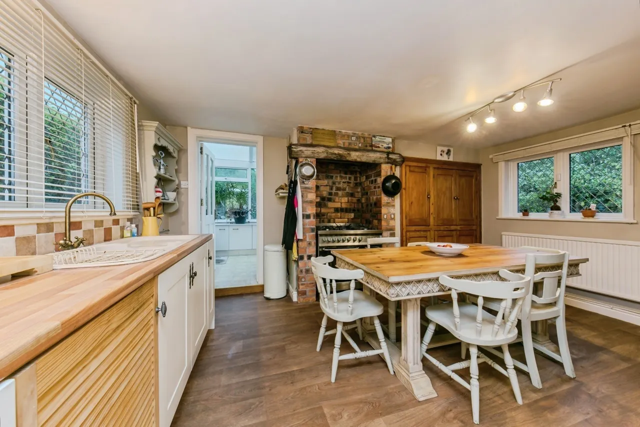 Chester Road, Macclesfield, Cheshire, SK11, photo 17