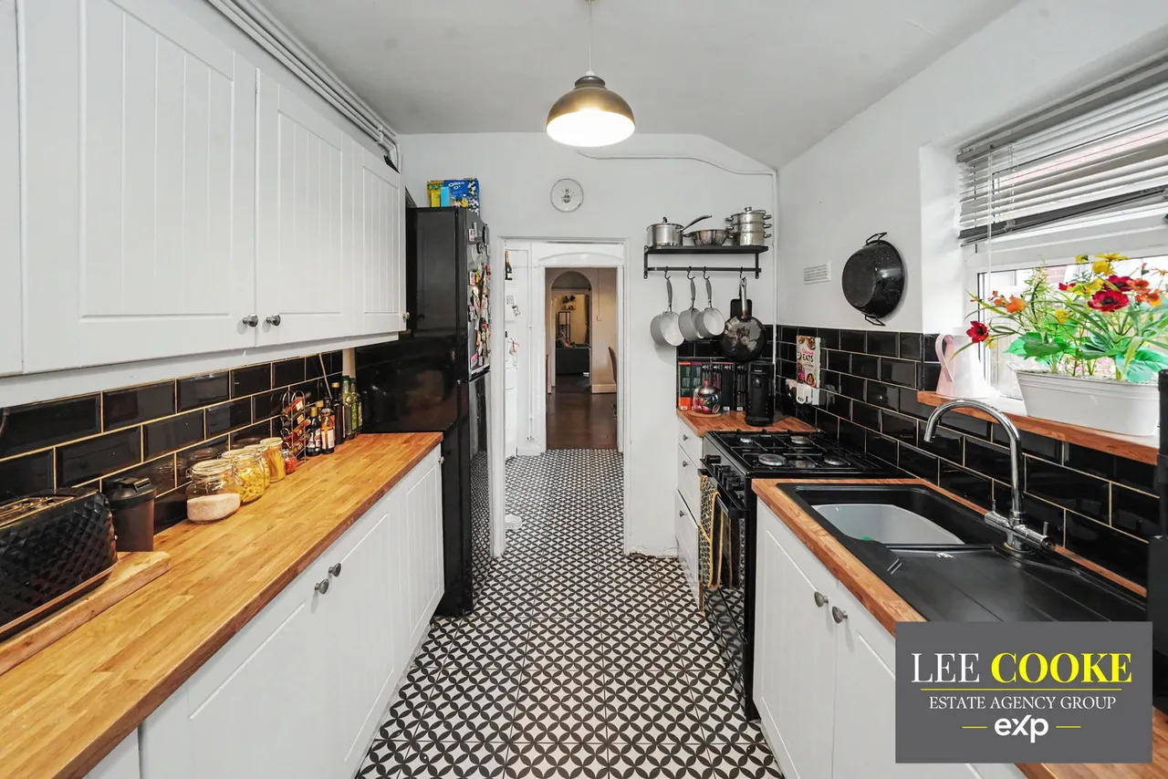 Bilhay Lane, West Bromwich, B70, photo 13