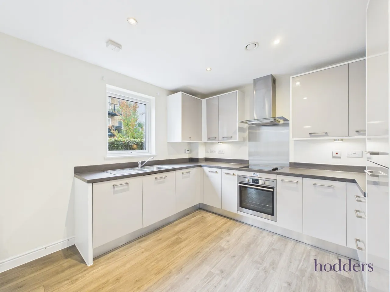 Hawker Drive, Addlestone, KT15, photo 9
