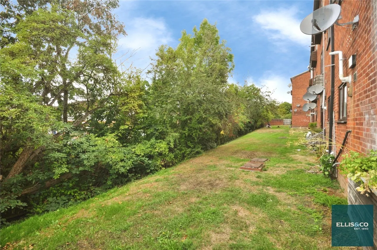 Rowlands Close, Mill Hill, NW7, photo 8