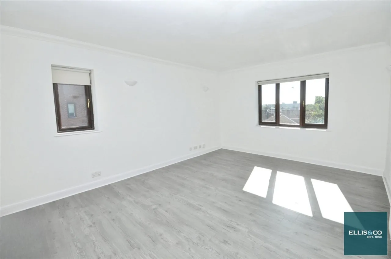 Rowlands Close, Mill Hill, NW7, photo 7