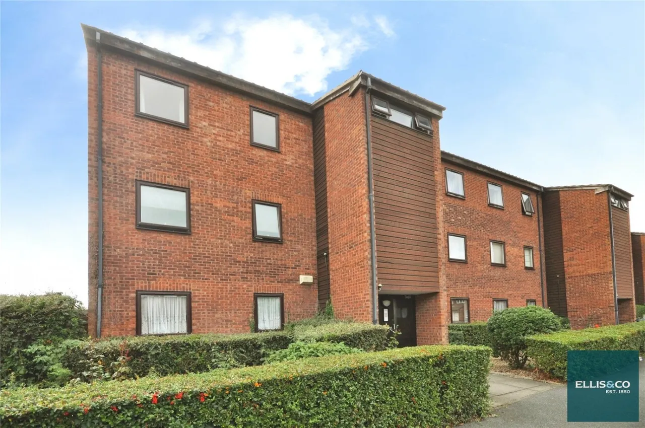 Rowlands Close, Mill Hill, NW7, photo 9