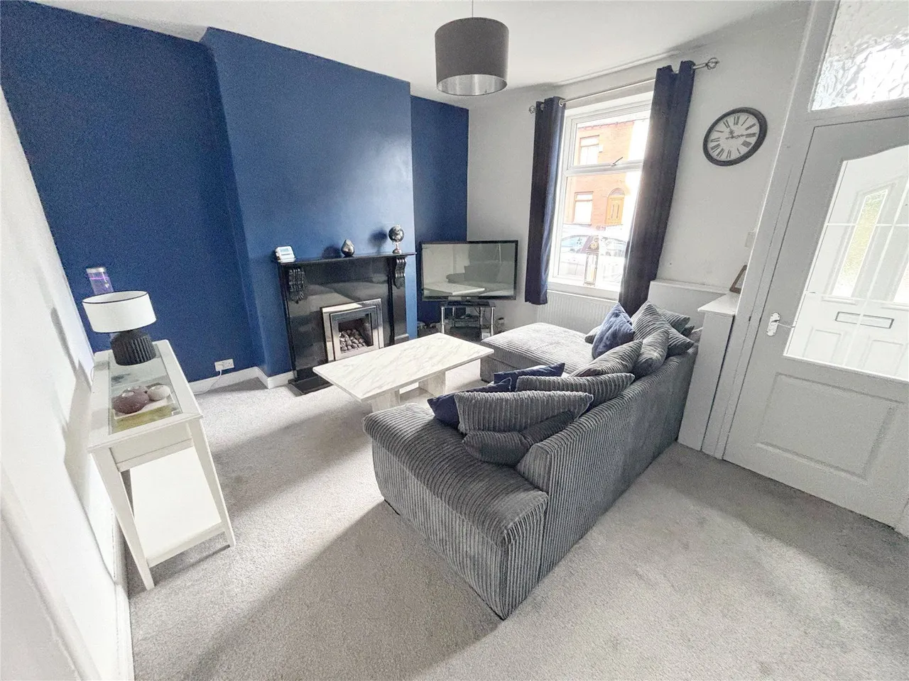 Oldham Road, Middleton, M24, photo 2