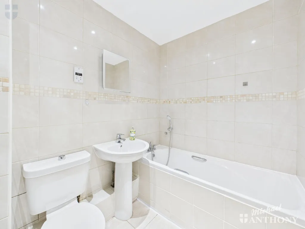 Coxhill Way, HP21, photo 5