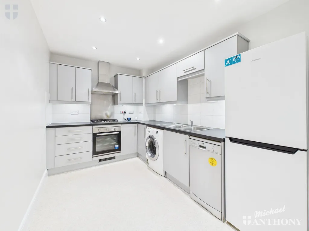 Coxhill Way, HP21, photo 4