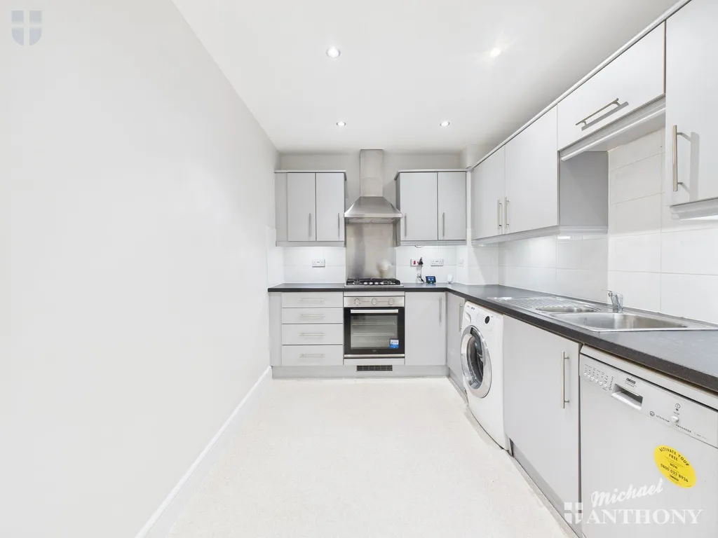 Coxhill Way, HP21, photo 10
