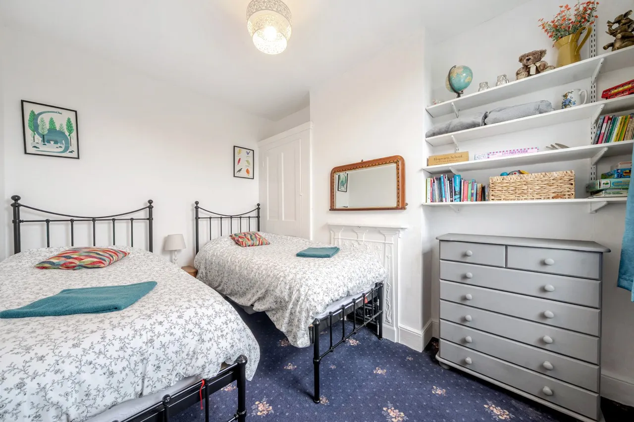 Howarth Road, SE2, photo 9