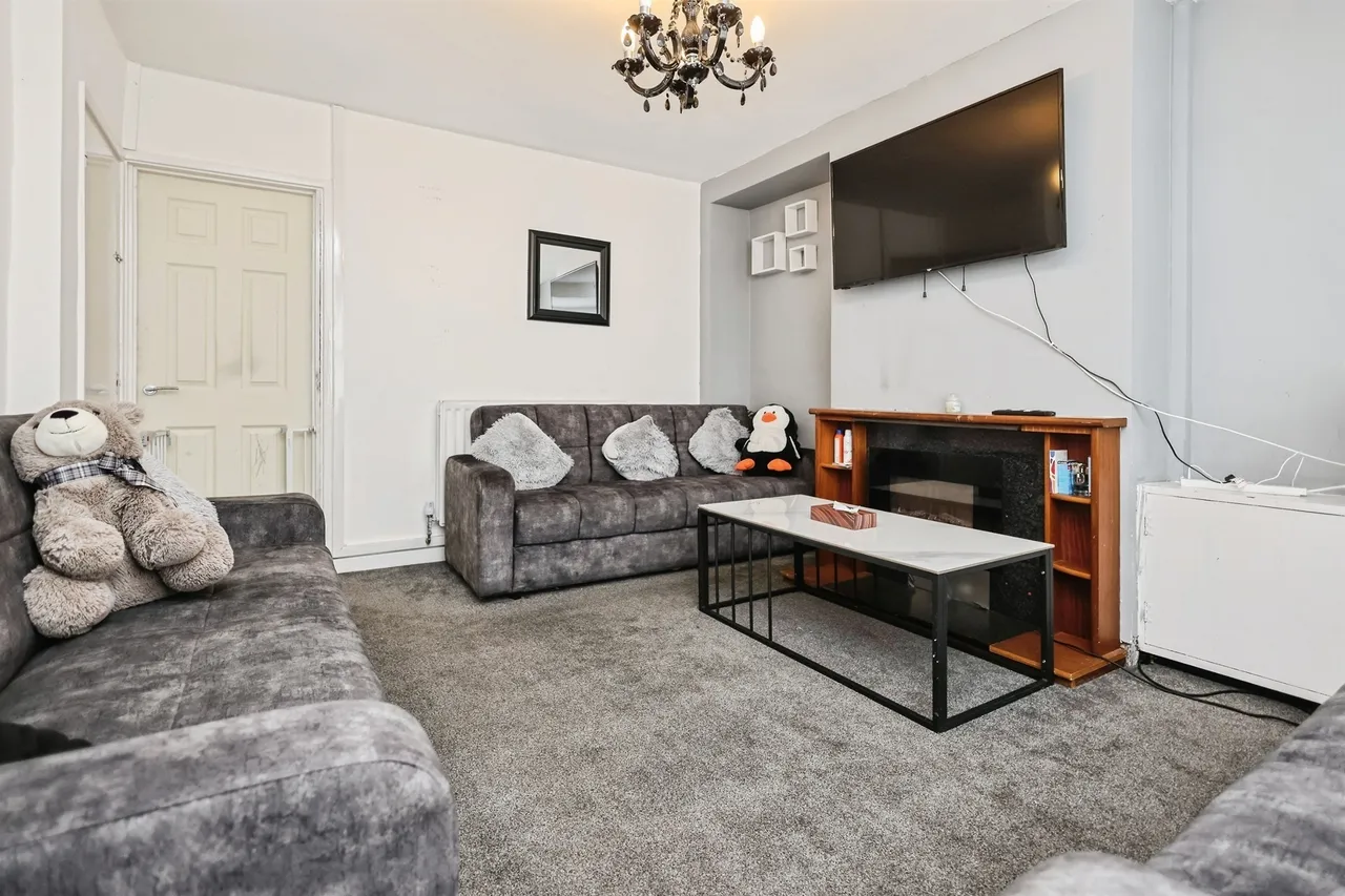 Tottenham Crescent, Birmingham, B44, photo 4