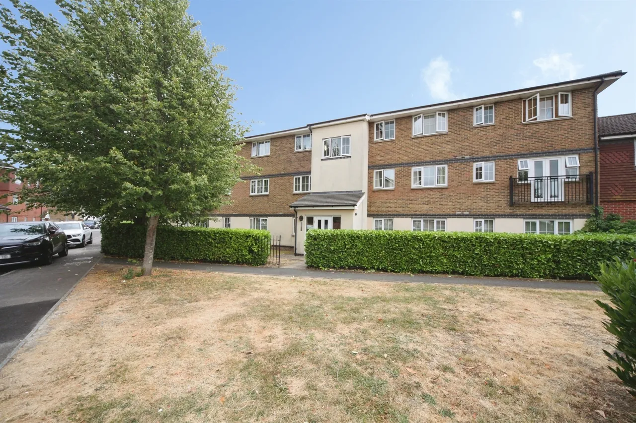 2 bed flat for sale, Kiln Way, Dunstable, LU5