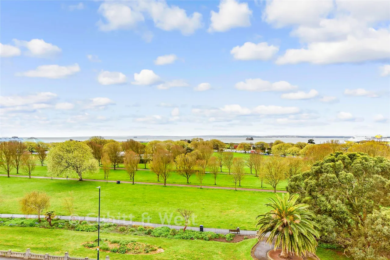 Clarence Parade, Southsea, PO5, photo 2