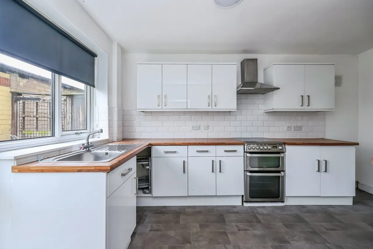 Bransdale Road, Nottingham, Nottinghamshire, NG11, photo 3