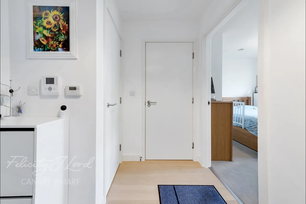 Westferry Road, London, E14, photo 8