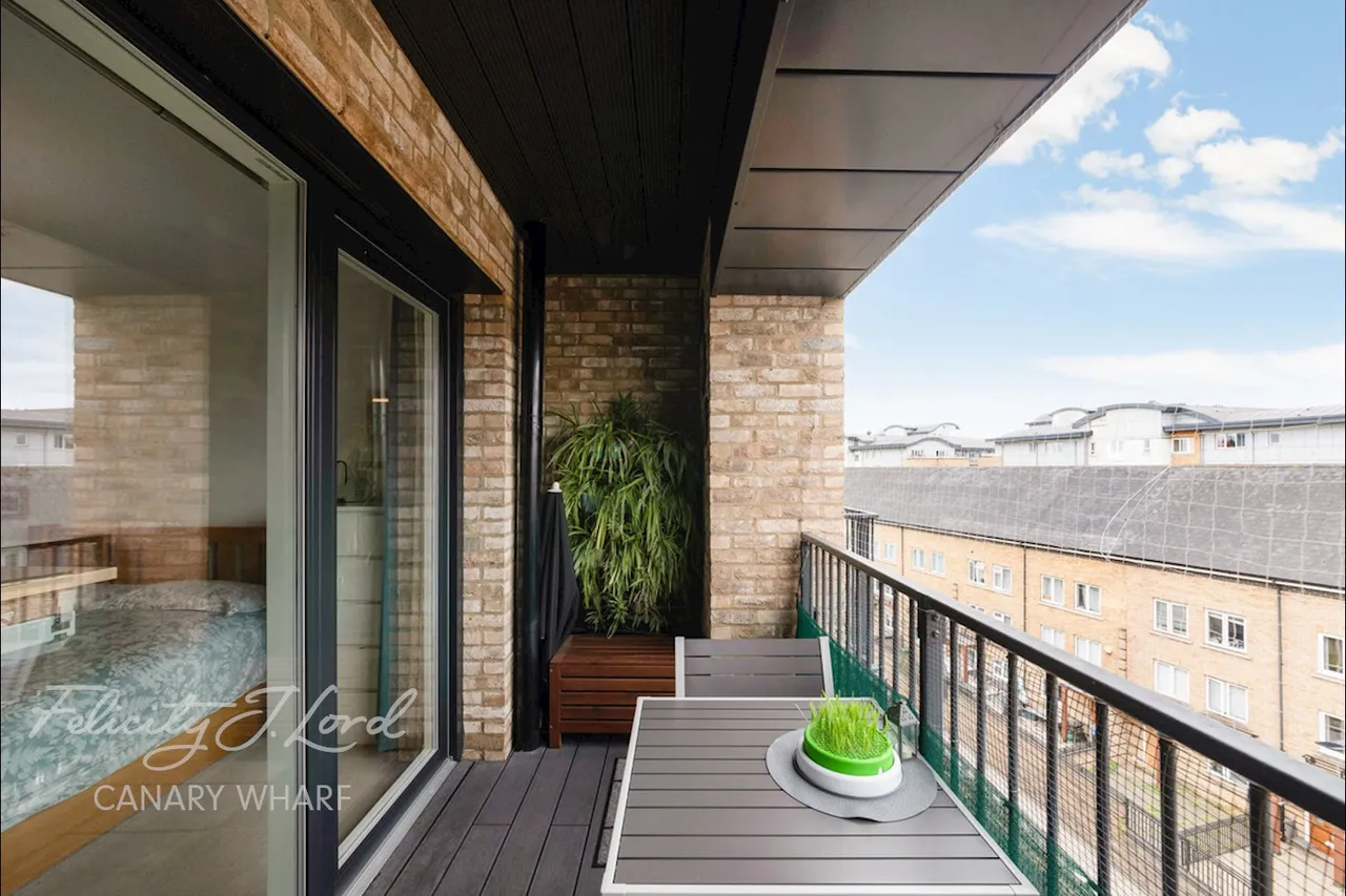 Westferry Road, London, E14, photo 11