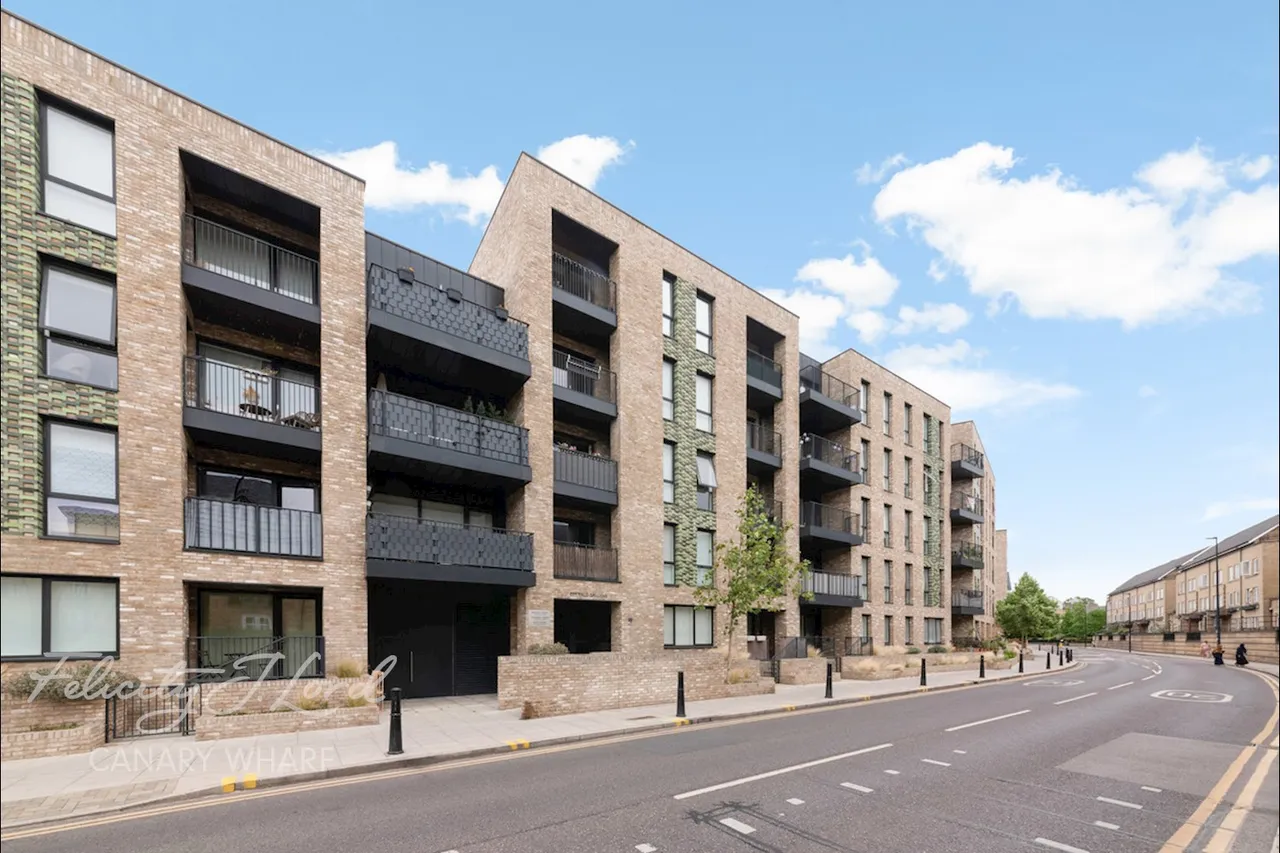 Westferry Road, London, E14, photo 2