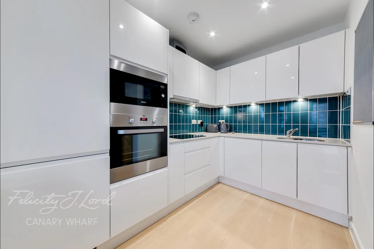 Westferry Road, London, E14, photo 4