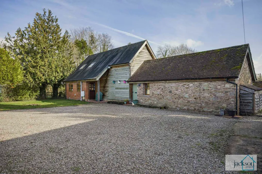 Property with over 3.5 Acres in Monkhide, Herefordshire, photo 37