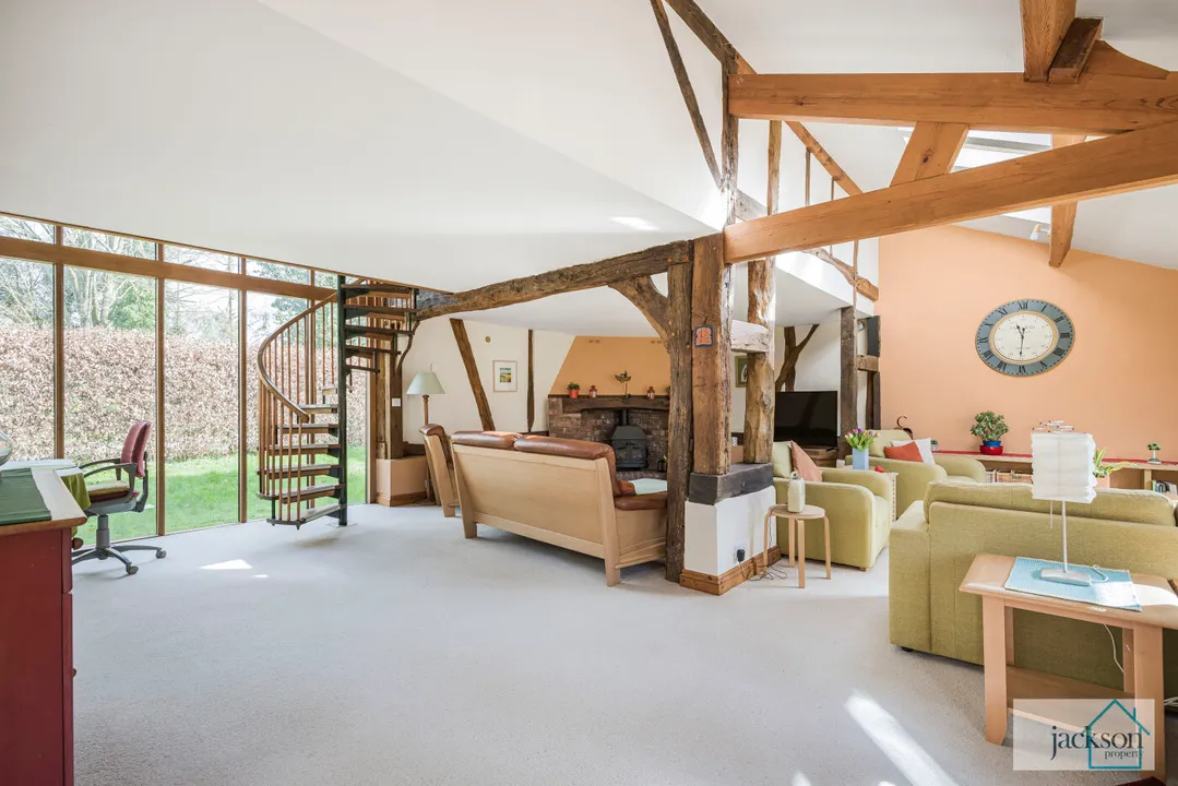 Property with over 3.5 Acres in Monkhide, Herefordshire, photo 4