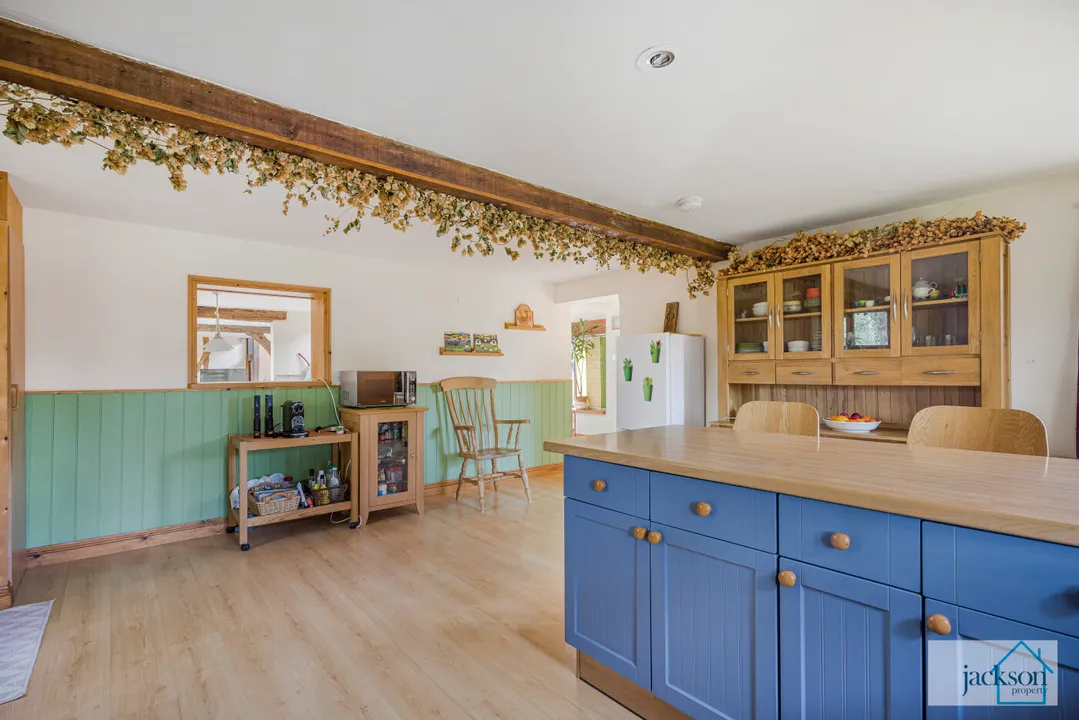 Property with over 3.5 Acres in Monkhide, Herefordshire, photo 47