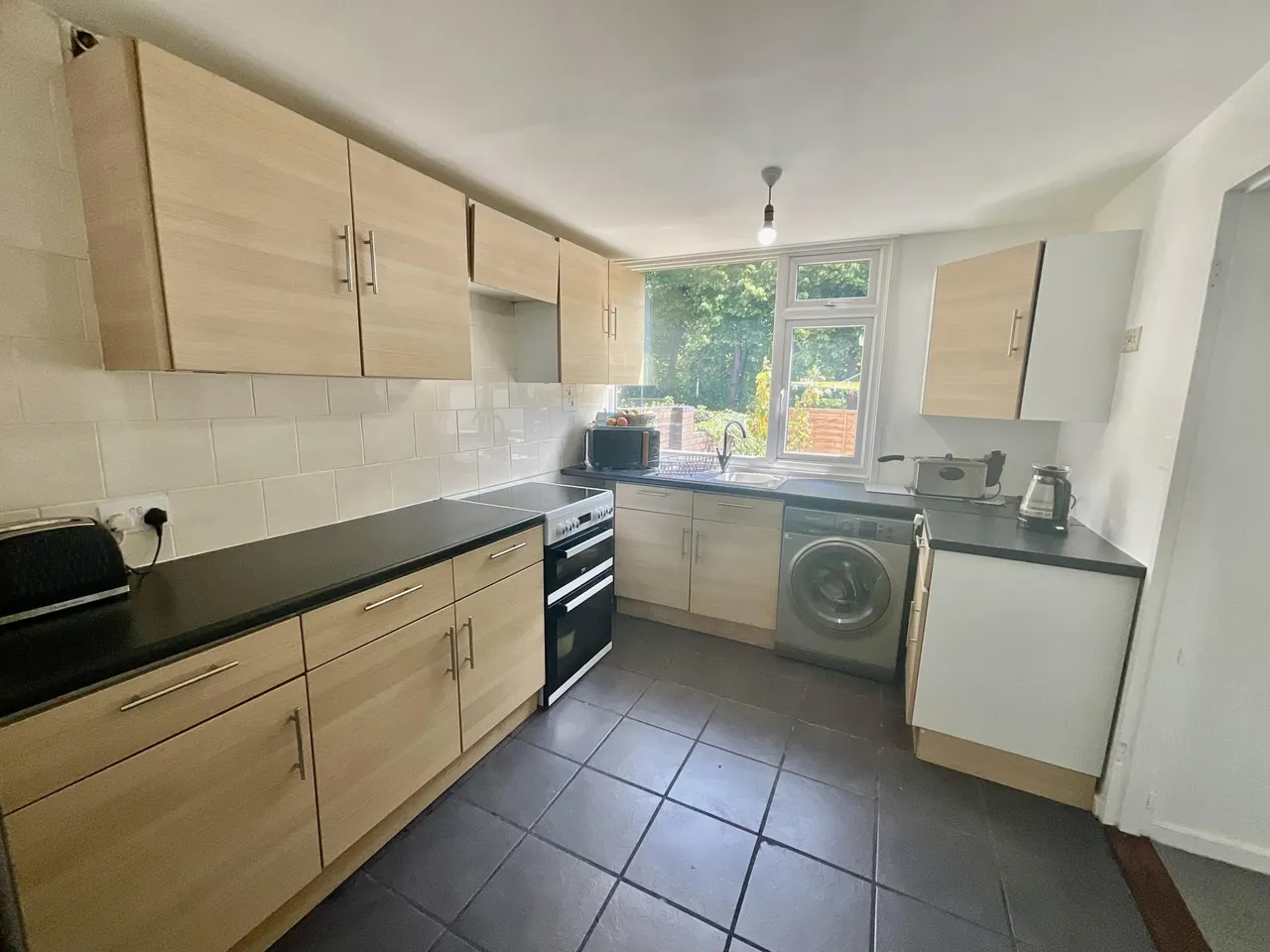 Halton Brook Avenue, Runcorn, WA7, photo 2
