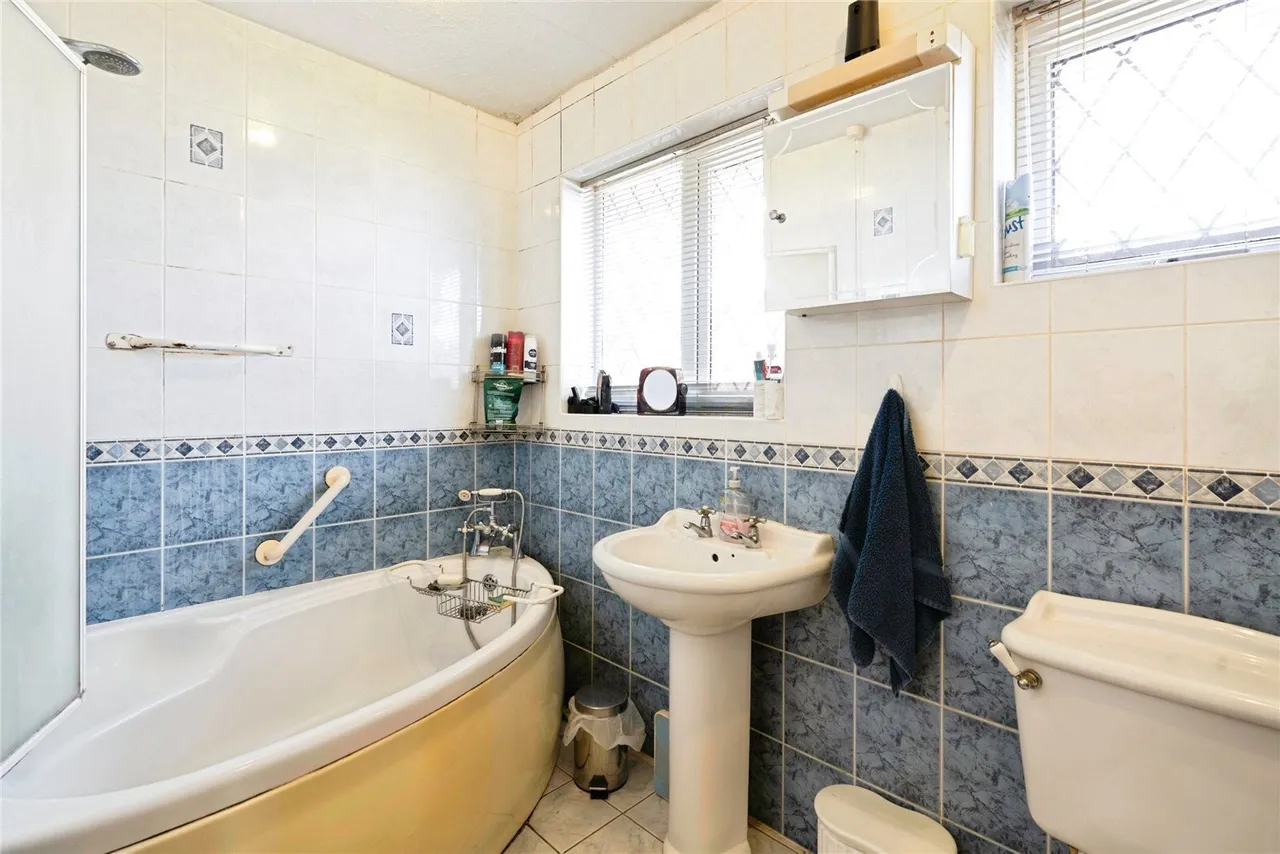 Manor Road, Selsey, PO20, photo 10