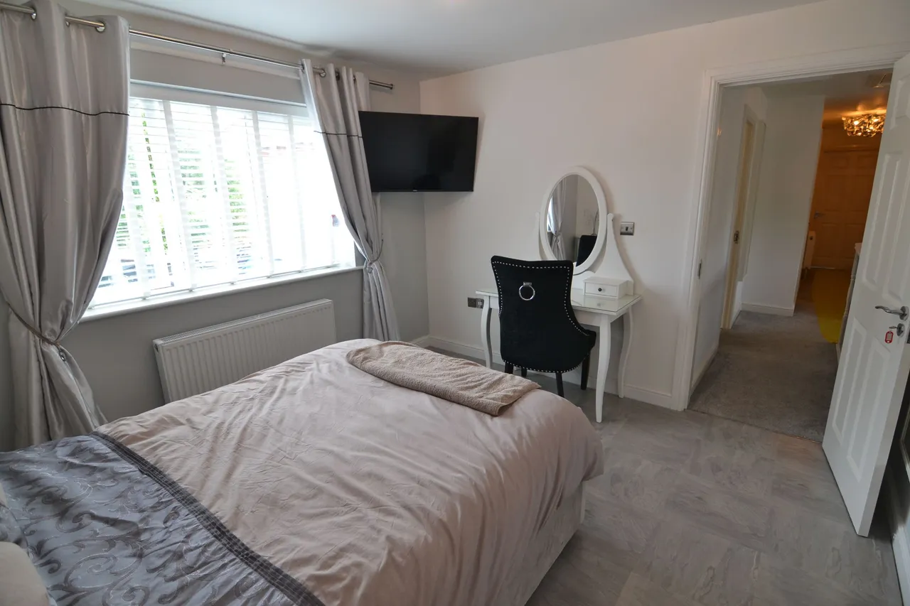 Barbel Drive, Wolverhampton, West Midlands, WV10 0TQ, photo 6